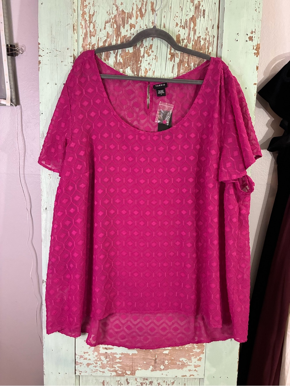 torrid NWT Hot Pink Geometric sheer  Short-Sleeve Blouse